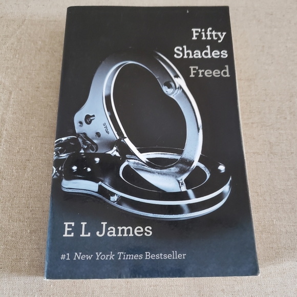 Fifty Shades of Grey Books Trilogy (Shades of Grey, Shades Darker, Shade… - Picture 4 of 6